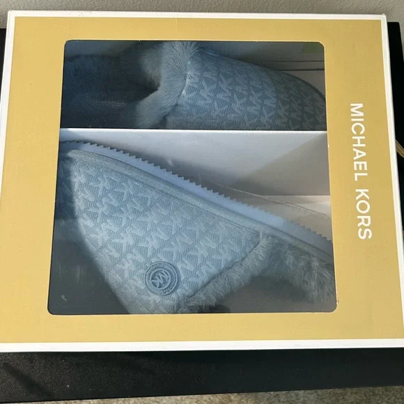 ✨ NWT Michael Kors Women’s Size 10 Blue Faux Fur Slippers | Designer Cozy Luxe - Picture 3 of 3